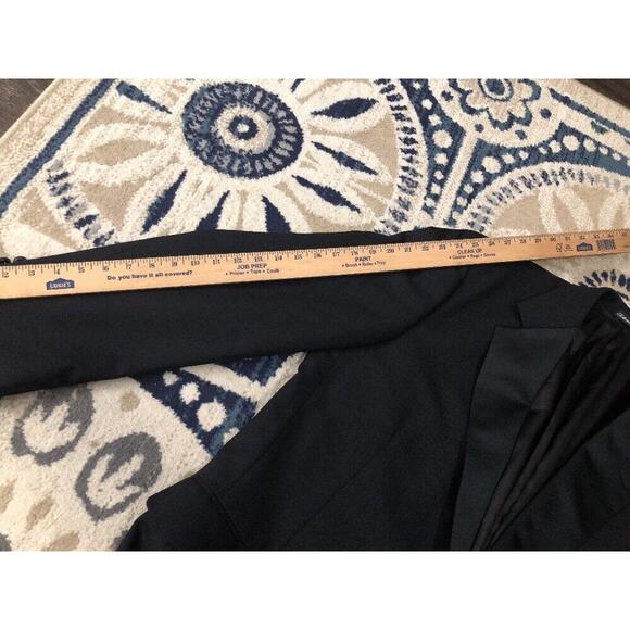 TOM JAMES BESPOKE BLACK TUXEDO ONE BUTTON 100%WOOL MADE IN U.S.A. APPROX.45LONG - Picture 9 of 12